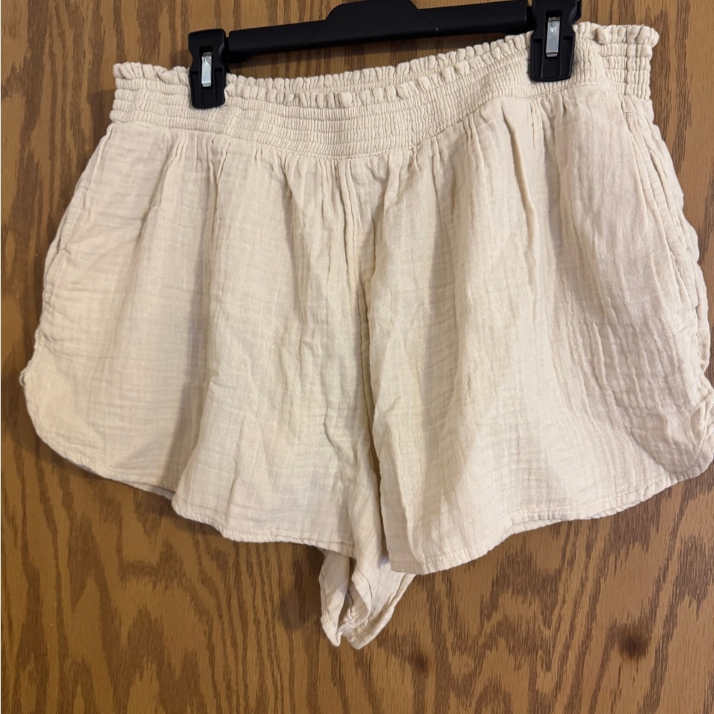 NWT Aerie Off-White Textured Shorts, Gauzy and Soft. Size XL 2 Front Pockets.